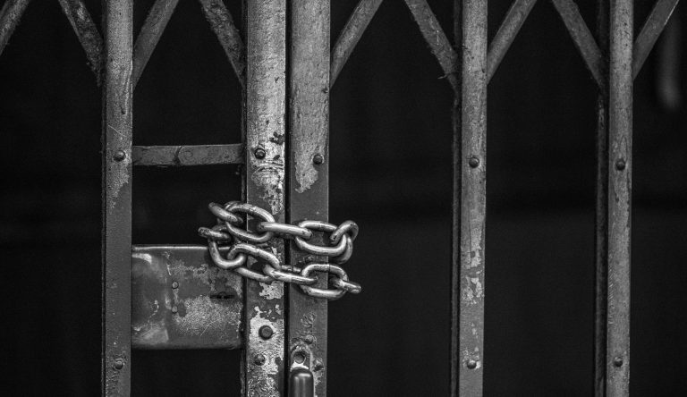 closeup-chained-sliding-grille-door-1-scaled